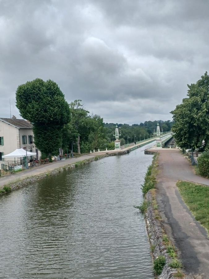 Entre Loire Et Canal Briare Exterior foto